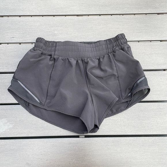 lululemon athletica Pants - Lululemon Hotty Hot Short II *2.5" Size 4 Black